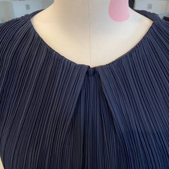 Maje Luxury Lined Pleat Flutter Slv Round Neck Top Navy Sz 2/M US no fabric tag - Picture 6 of 8